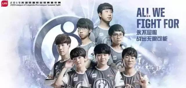 在球场上的 在球场上的