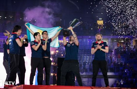 始终是队友 始终是队友